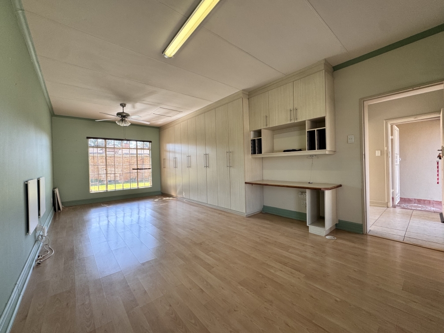 4 Bedroom Property for Sale in Wilkoppies North West